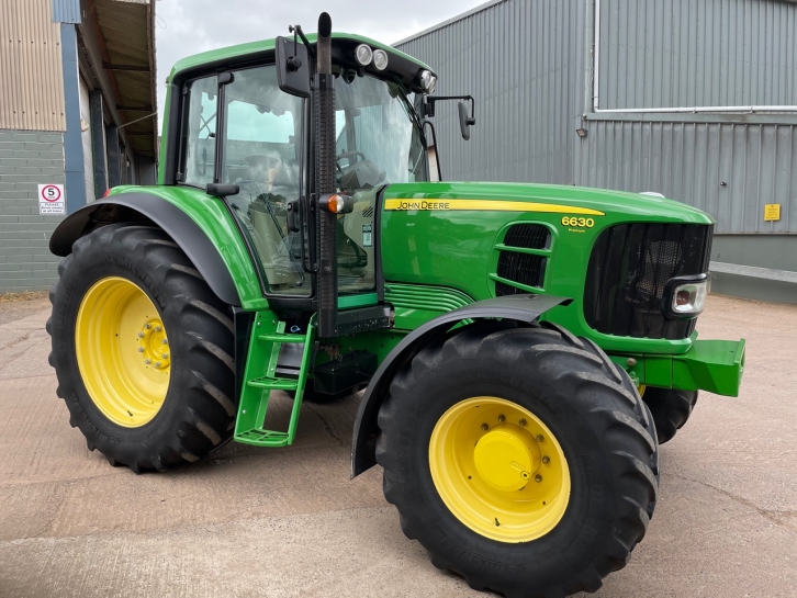 John Deere 6630