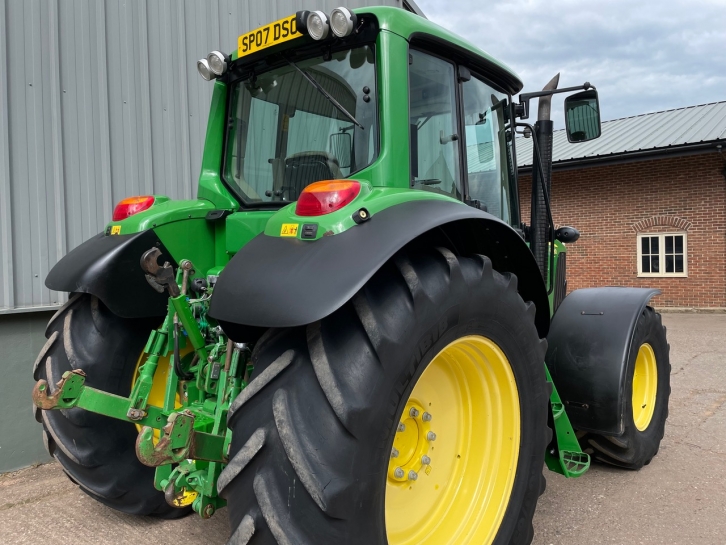 John Deere 6630