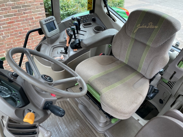 John Deere 6630