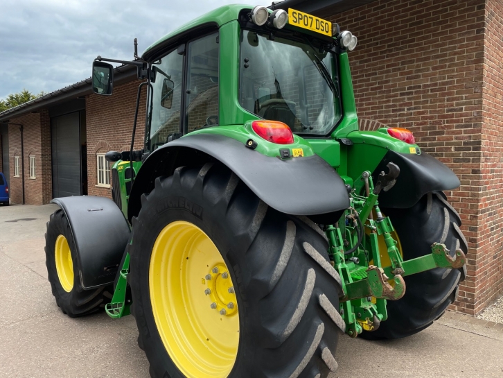 John Deere 6630