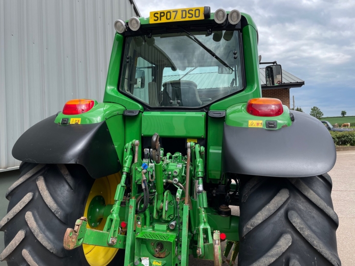 John Deere 6630