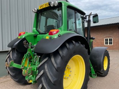John Deere 6630