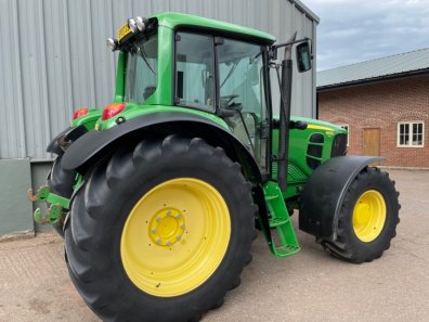 John Deere 6630