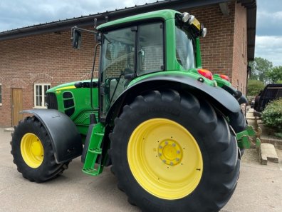 John Deere 6630
