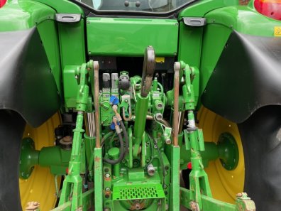 John Deere 6630