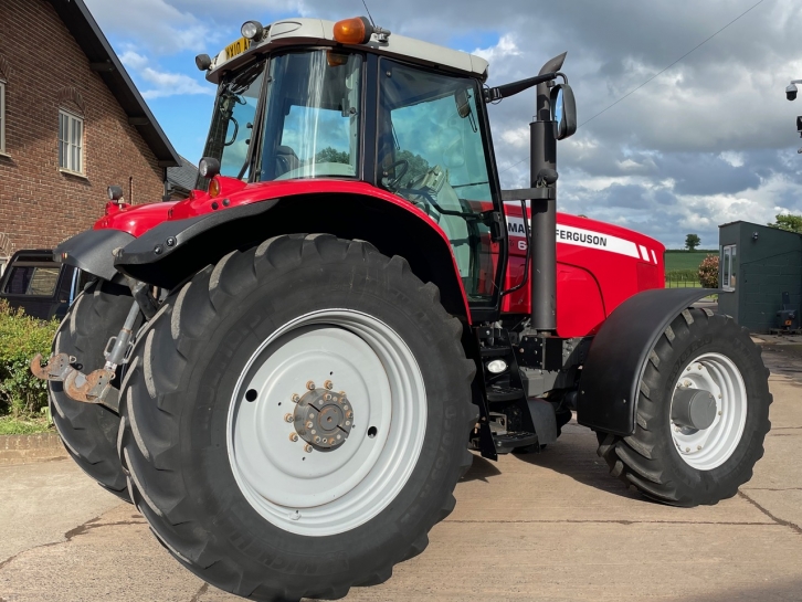 Massey Ferguson 6499