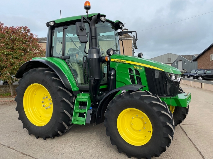 John Deere 6120M
