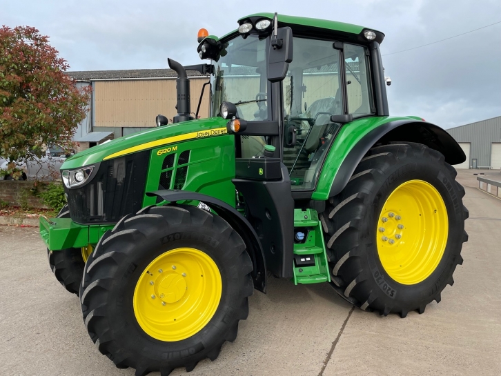 John Deere 6120M
