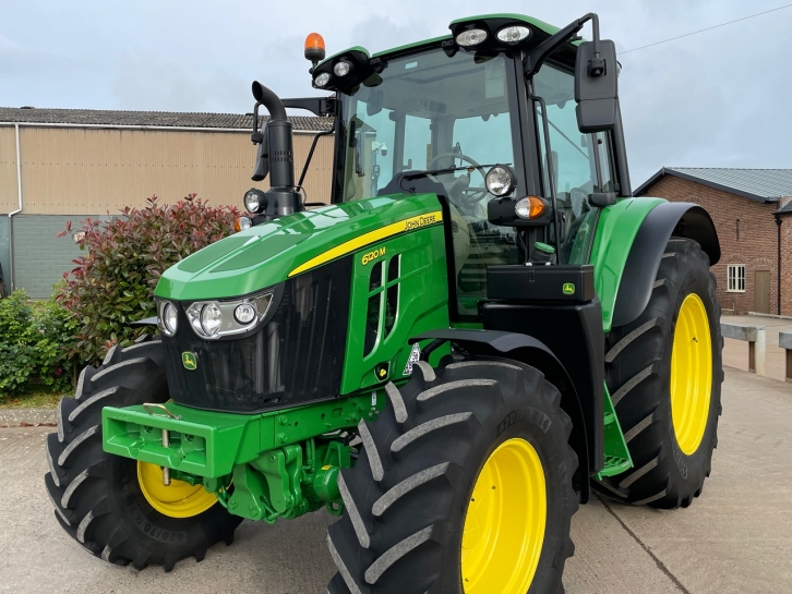 John Deere 6120M