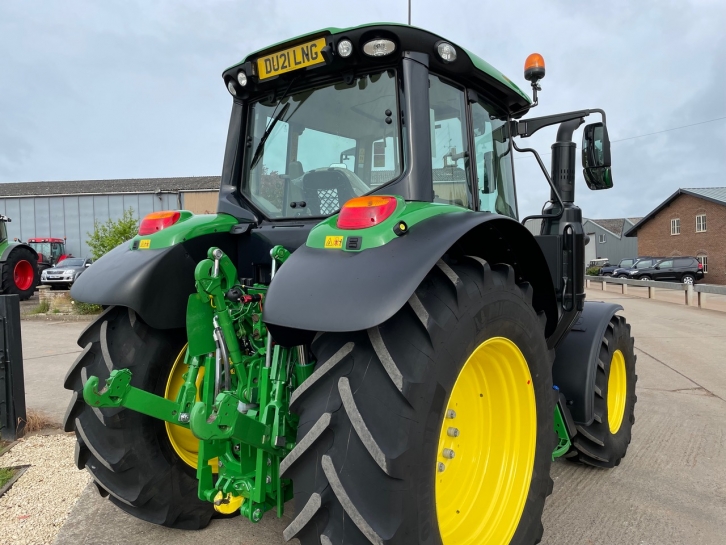 John Deere 6120M