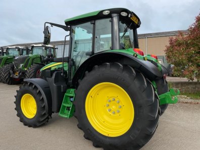 John Deere 6120M