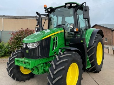 John Deere 6120M