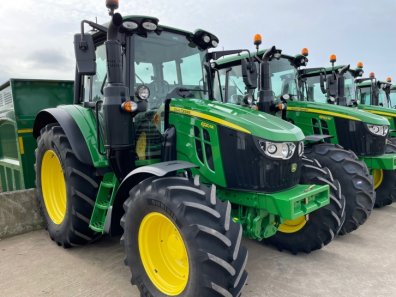 John Deere 6120M