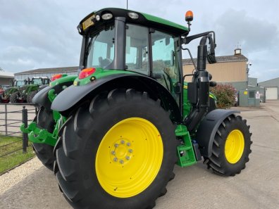 John Deere 6120M