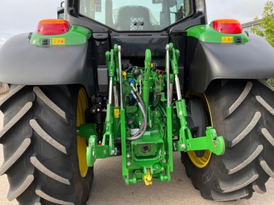 John Deere 6120M