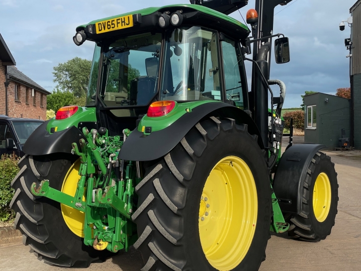 John Deere 6110RC