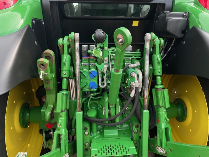 John Deere 6110RC