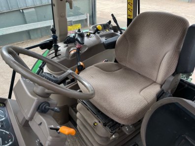John Deere 6110RC