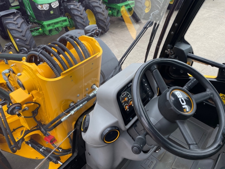 JCB TM420