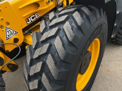 JCB TM420