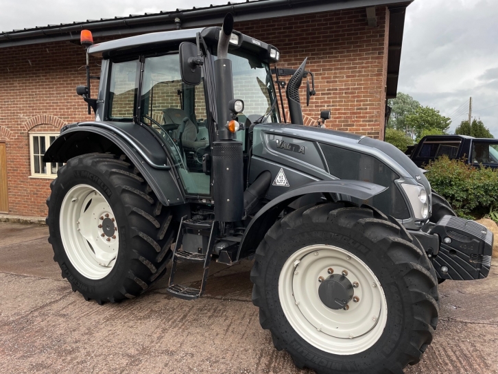 Valtra N143 Hi-Tec