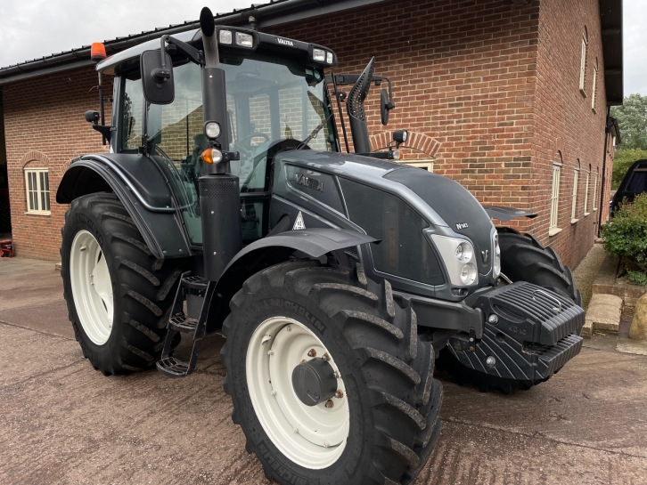 Valtra N143 Hi-Tec