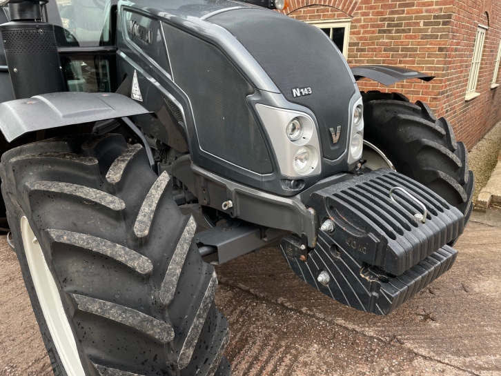 Valtra N143 Hi-Tec