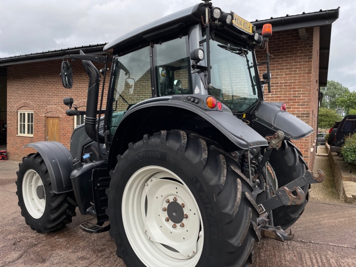 Valtra N143 Hi-Tec