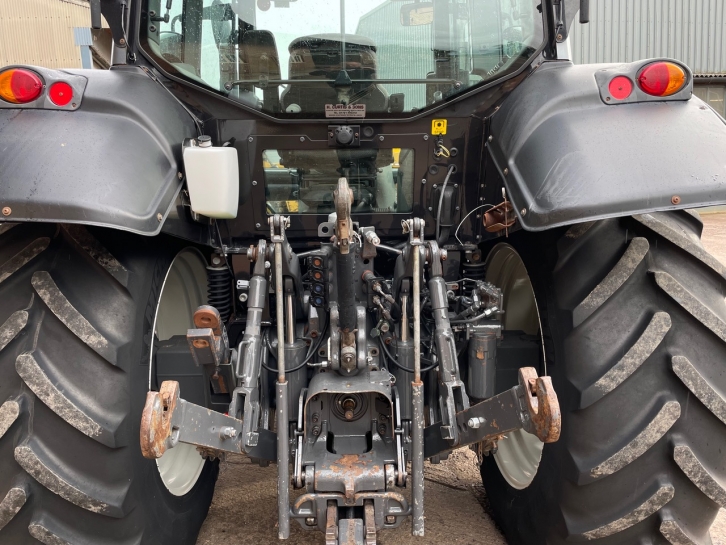 Valtra N143 Hi-Tec