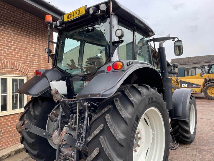 Valtra N143 Hi-Tec