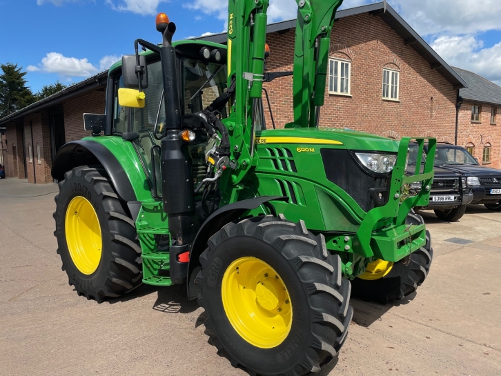 John Deere 6120M