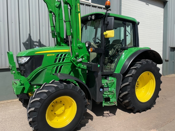 John Deere 6120M