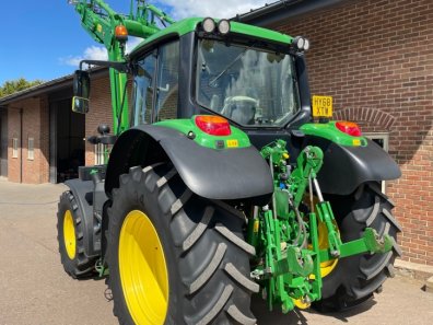 John Deere 6120M