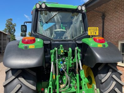 John Deere 6120M