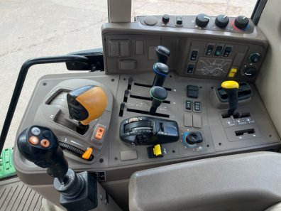 John Deere 6120M