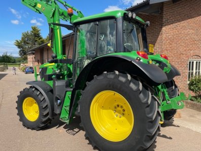 John Deere 6120M