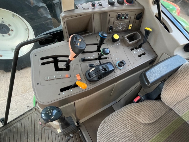 John Deere 6330 Standard