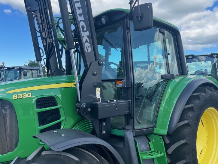 John Deere 6330 Standard