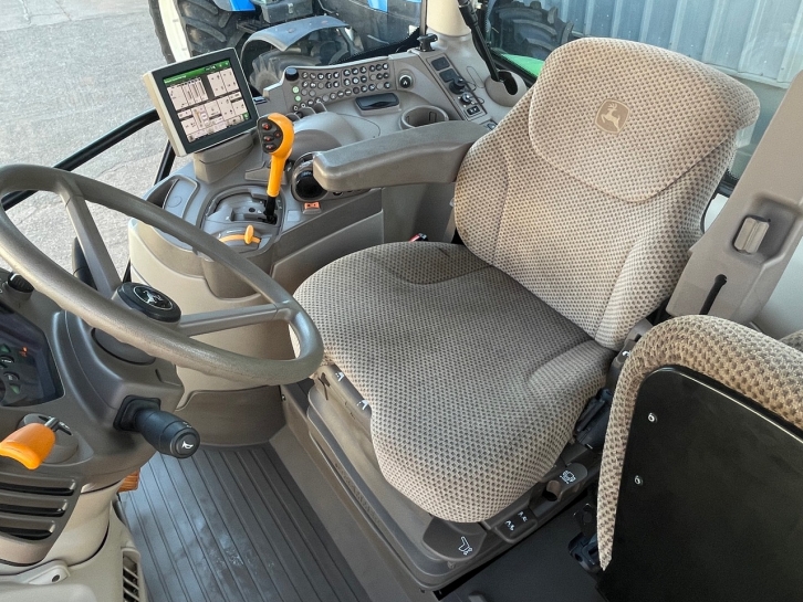 John Deere 6155R