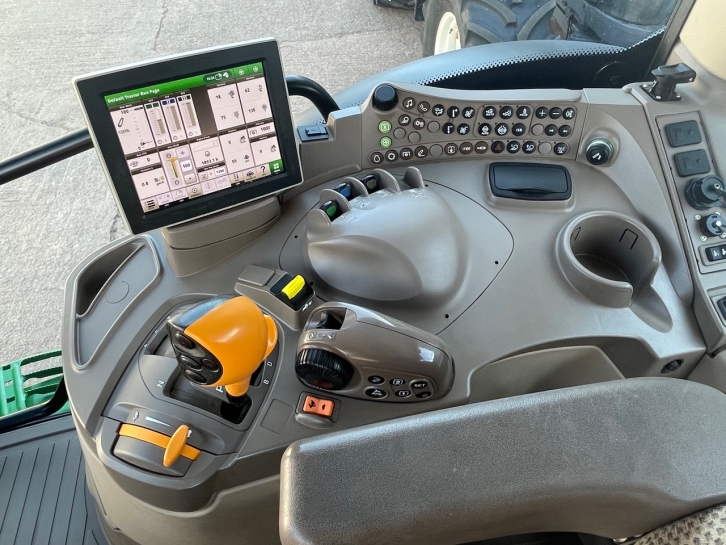 John Deere 6155R