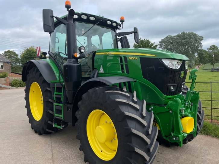 John Deere 6250R Ultimate Edition