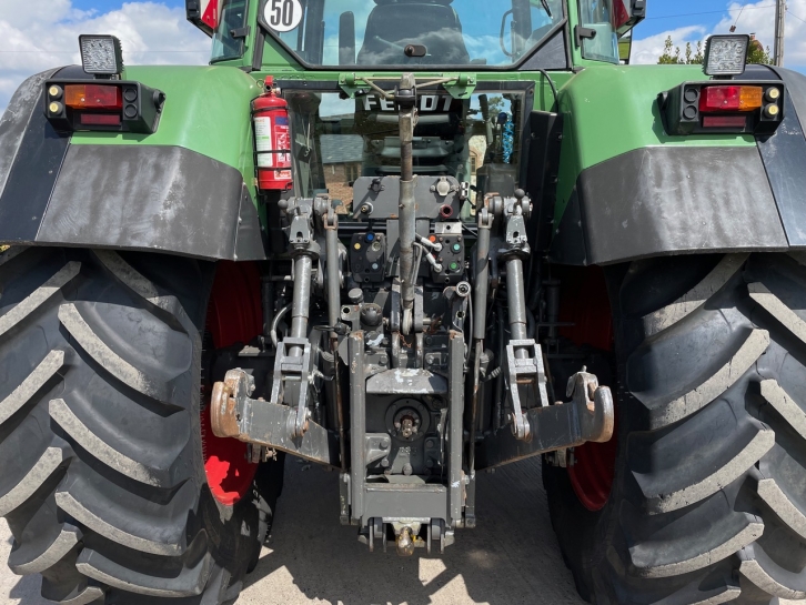 Fendt Favorit 818
