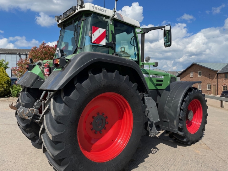 Fendt Favorit 818