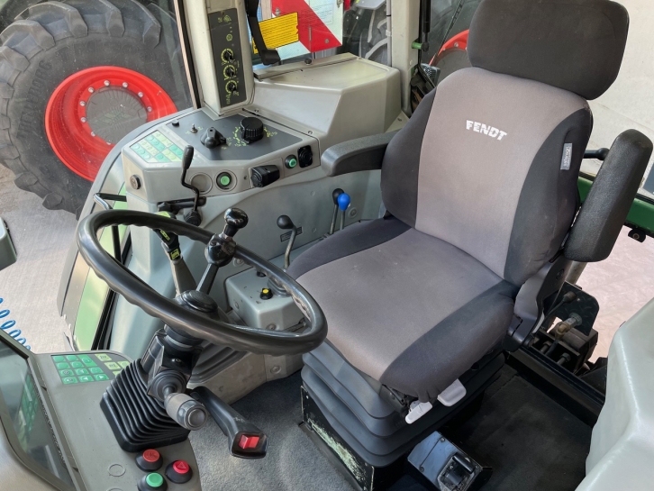 Fendt Favorit 818