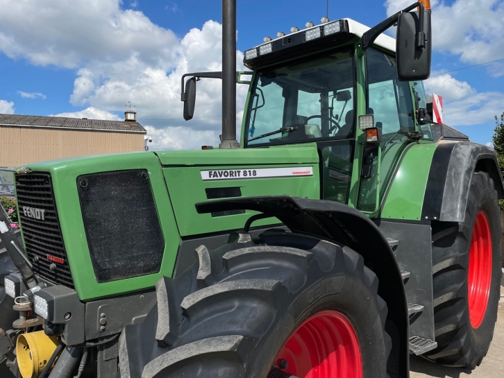 Fendt Favorit 818