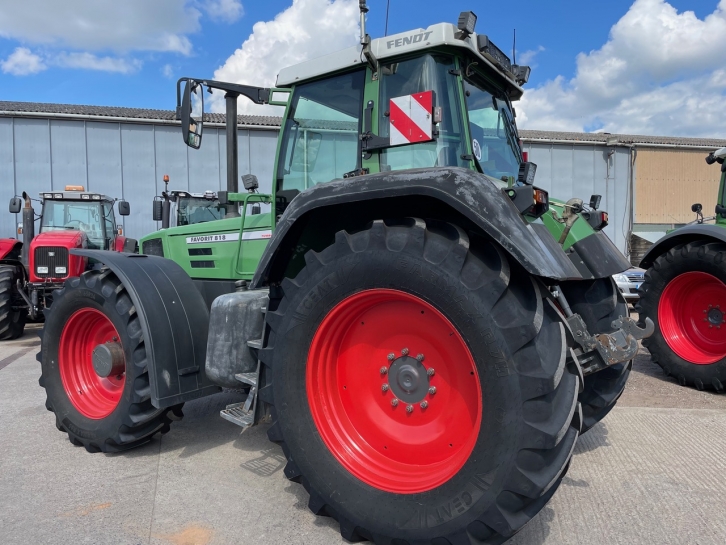 Fendt Favorit 818
