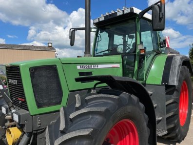 Fendt Favorit 818