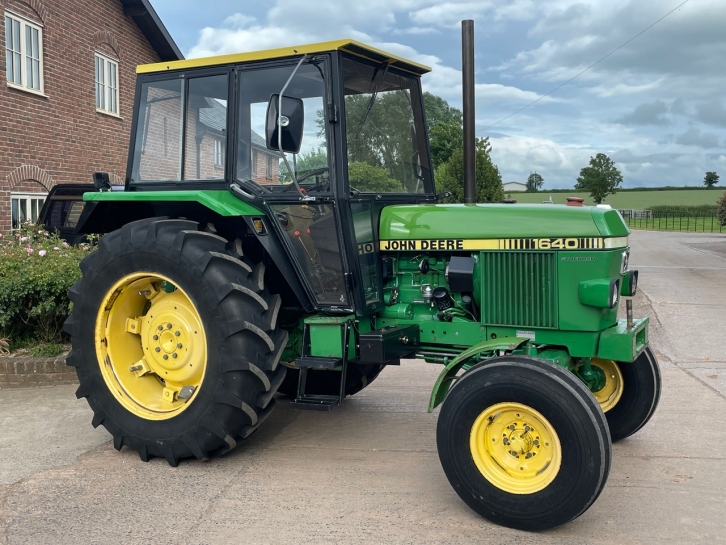 John Deere 1640