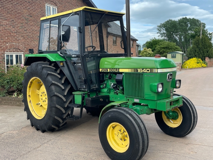 John Deere 1640