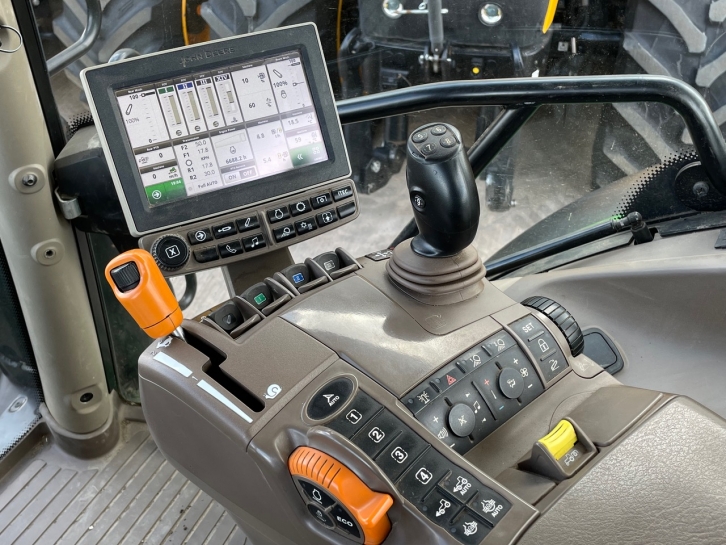 John Deere 6155R